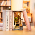 Rolife Sakura Densya TGB01 – DIY Book Nook mit LED