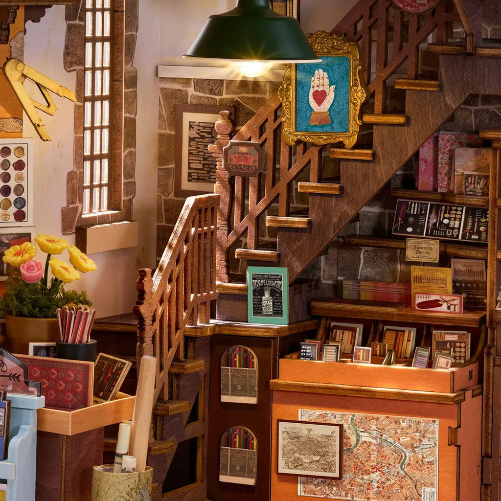 Rolife Wisdom Stationery Shop TGB19 – DIY Book Nook