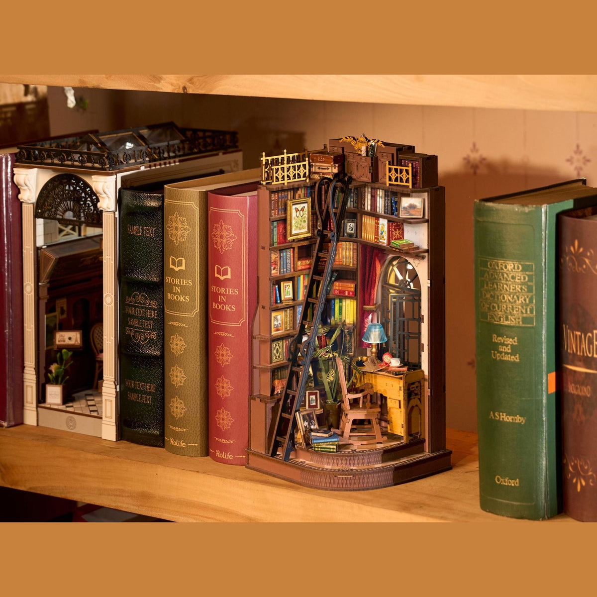 Rolife Silent Corner Study TGE02 – Book Nook mit LED
